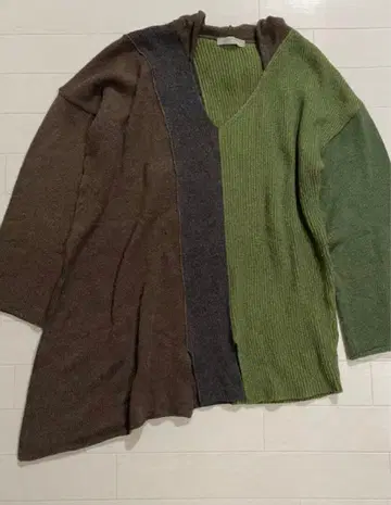 센소유니코 i+mu 이뮤 절개 니트 비대칭