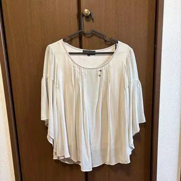 언타이틀 베이지 블라우스 사이즈 2