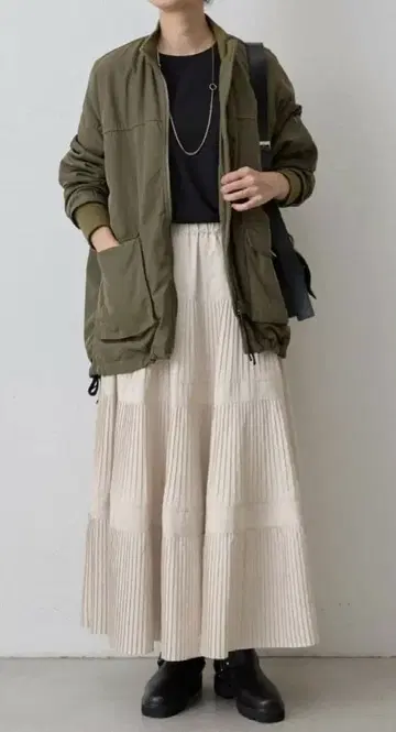 새상품급 BEARDSLEY 비어즐리 플레어 MA-1 블루종