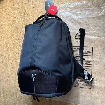 윌슨 RF BACKPACK 로저 페더러 감수 라켓 백
