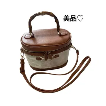 새상품급 대나무 핸들 라운드형 숄더백