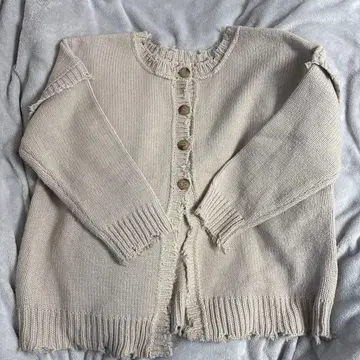 베이지 니트 가디건 버튼 포함