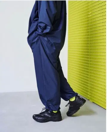 FreshService 매트 태피터 팬츠 네이비