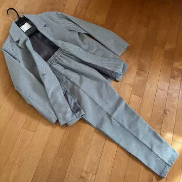 그레이 계열 체크 무늬 셋업