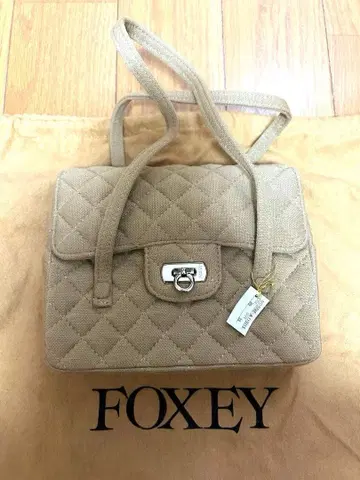 FOXEY 베이지 퀼팅 숄더백