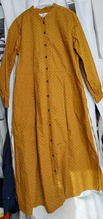 써니클라우드 발바닥 패턴 원피스