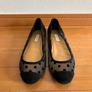 United arrows 도트 무늬 플랫슈즈 블랙 24.5