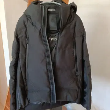 DESCENTE ALLTERRAIN CREVASSE-S 미즈사와 다운