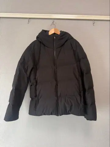 유니클로 심리스 다운 자켓