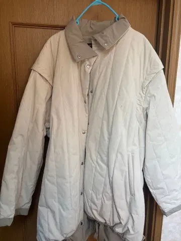 Kastane 화이트 퀼팅 자켓