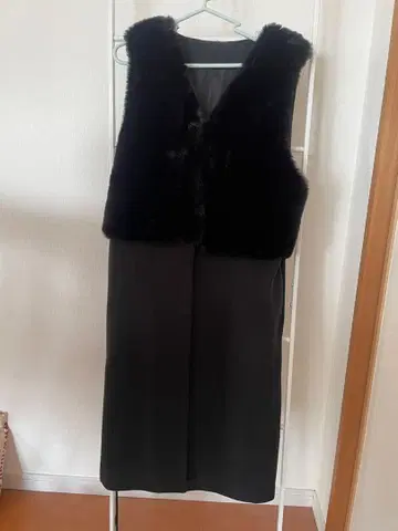 블랙 퍼 롱 베스트