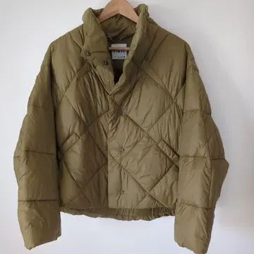 ZARA 숏 기장 다운 자켓