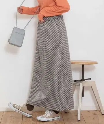 새상품급 POU DOU DOU 푸두두 브라운 올 패턴 롱 스커트 M