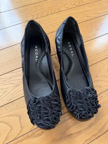 REGAL 블랙 플랫슈즈
