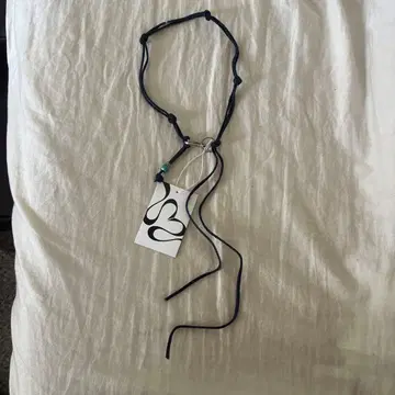 ILLIGO 네이비 목걸이