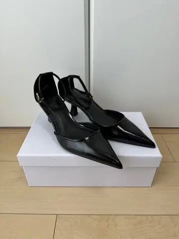 Mila Owen/스틸레토 스트랩 펌프스