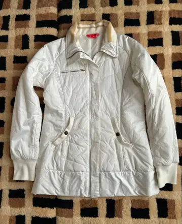 PUMA 화이트 퀼팅 다운 자켓