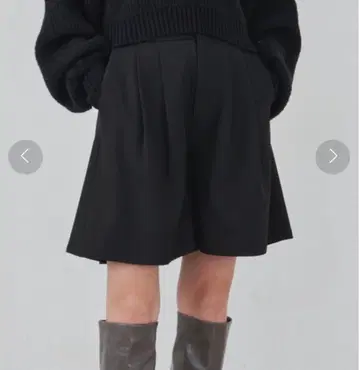 라벨에튀드 턱플레어 숏팬츠 블랙