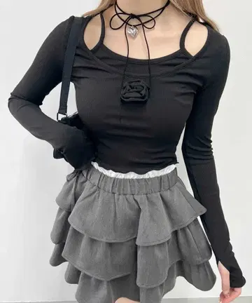 로즈 모티브 상의