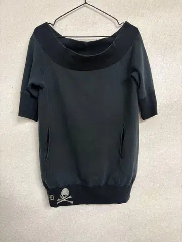 마스터마인드 오프숄더 스웨트 셔츠