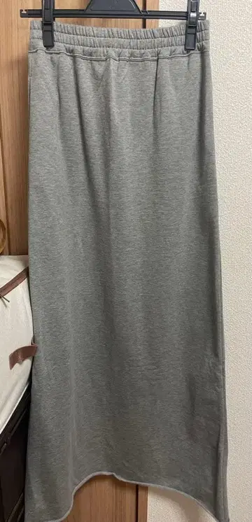 두지엠 클라세 EVERYDAY I LIKE 플레어 맨투맨 스커트