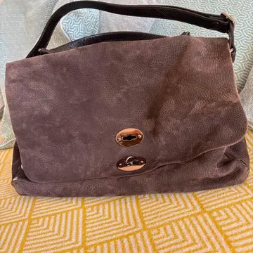 새상품급 다크 브라운 가죽 백 자네라토