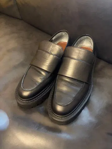 MARW 블랙 로퍼 통굽