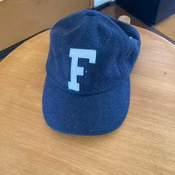 네이비 F 자수 캡
