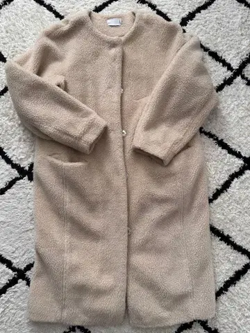 KBF 보아 롱 코트