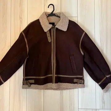 브라운 무스탕 코트