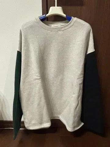 프릭스스토어 바이컬러 맨투맨 트레이닝복