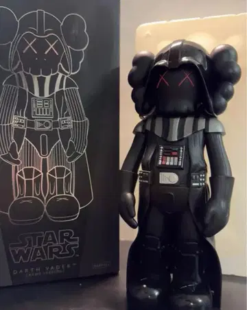 KAWS x STAR WARS x MEDICOM TOY 다스 베이더