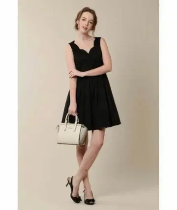 새상품급 질스튜어트 인기 스캘럽 원피스 블랙 사이즈 2 결혼식 드레스