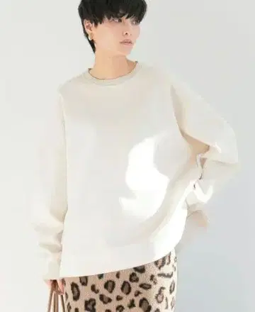 BARNYARDSTORM / 판초 실루엣 니들 펀치 풀오버