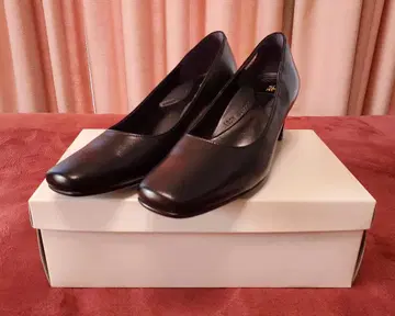 KiBERA 스퀘어 펌프스 23.5cm