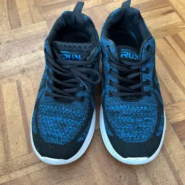 남성용 러닝화 블랙과 파랑 해외 사이트 상품 특가 세일 25.5cm