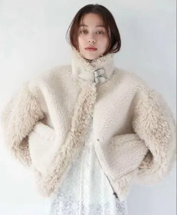 [ 인기/새상품급 ] Ungrid 무스탕 코트