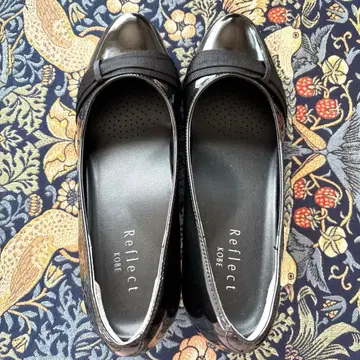 [ 미사용 새상품 ] 리플렉트 에나멜 펌프스 23.5E E E BLACK