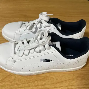 PUMA 화이트 스니커즈 26cm