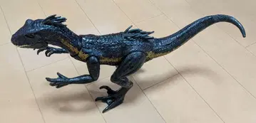 쥬라기 월드 인도랩터 완구