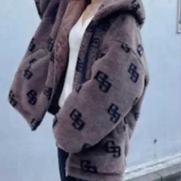 GYDA GG 로고 보아 빅 블루종 매장 한정판 브라운