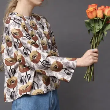 새상품급 푸푸레 양귀비 프린트 뒷트임 블라우스