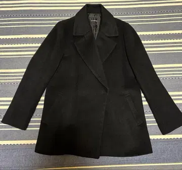 CLEAR IMPRESSION 블랙 피 코트 버튼