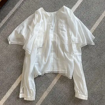 이에나 블라우스