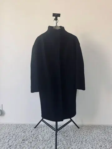 COS 블랙 울 코트