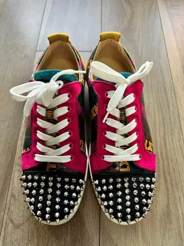 컬러풀 스터드 스니커즈