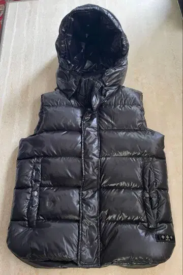 TATRAS 다운 베스트 02 네이비 후드 부착