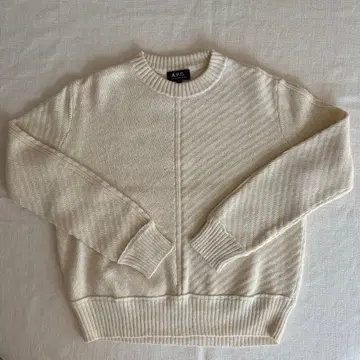A.P.C. 아이보리 니트 스웨터