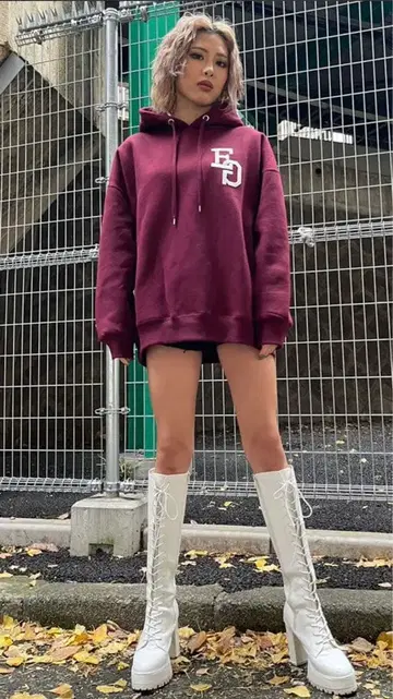 에고이스트 자수 로고 후드 부착 후드티 버건디