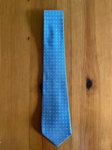 [ Salvatore Ferragamo ] 블루 넥타이 기하학 패턴